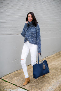 white jeggings, blue street level tote, lou & Grey chunky sweater