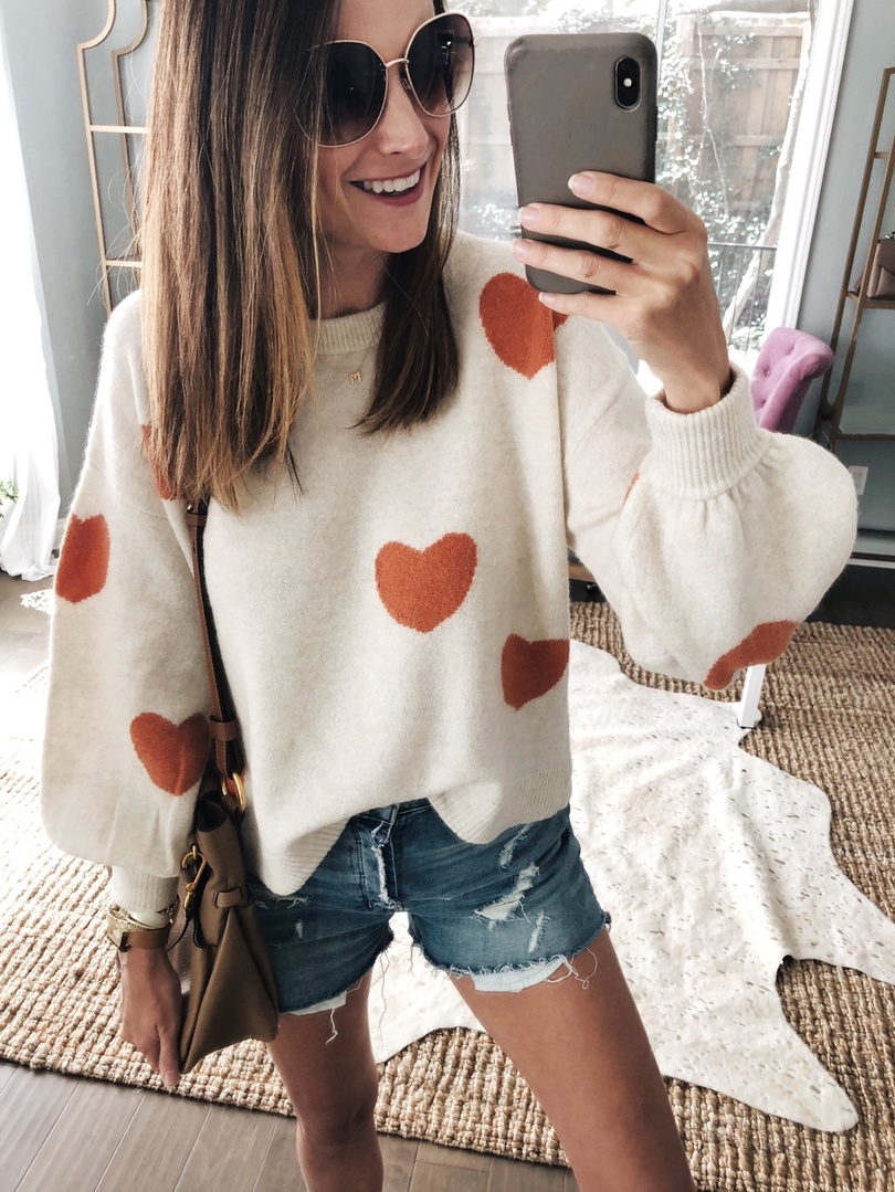 themilleraffect.com wearing heart balloon sleeve sweater