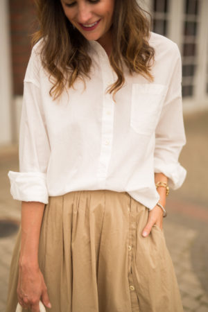 themilleraffect.com wearing an alex mill white button up blouse