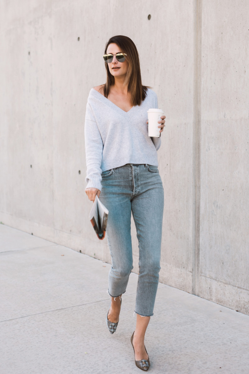 A Monochromatic Summer to Fall Outfit - Jeans and a Teacup