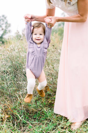 neutral outfit ideas for family photos