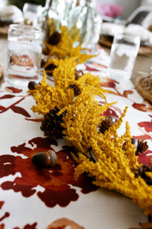thanksgiving garland on themilleraffect.com tablescape