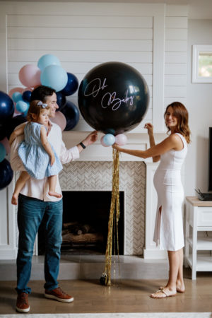 gender reveal decor from wow balloons Dallas on themilleraffect.com